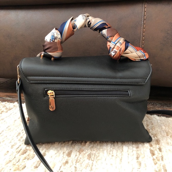 Adrienne Vittadini Purse - Picture 6 of 10